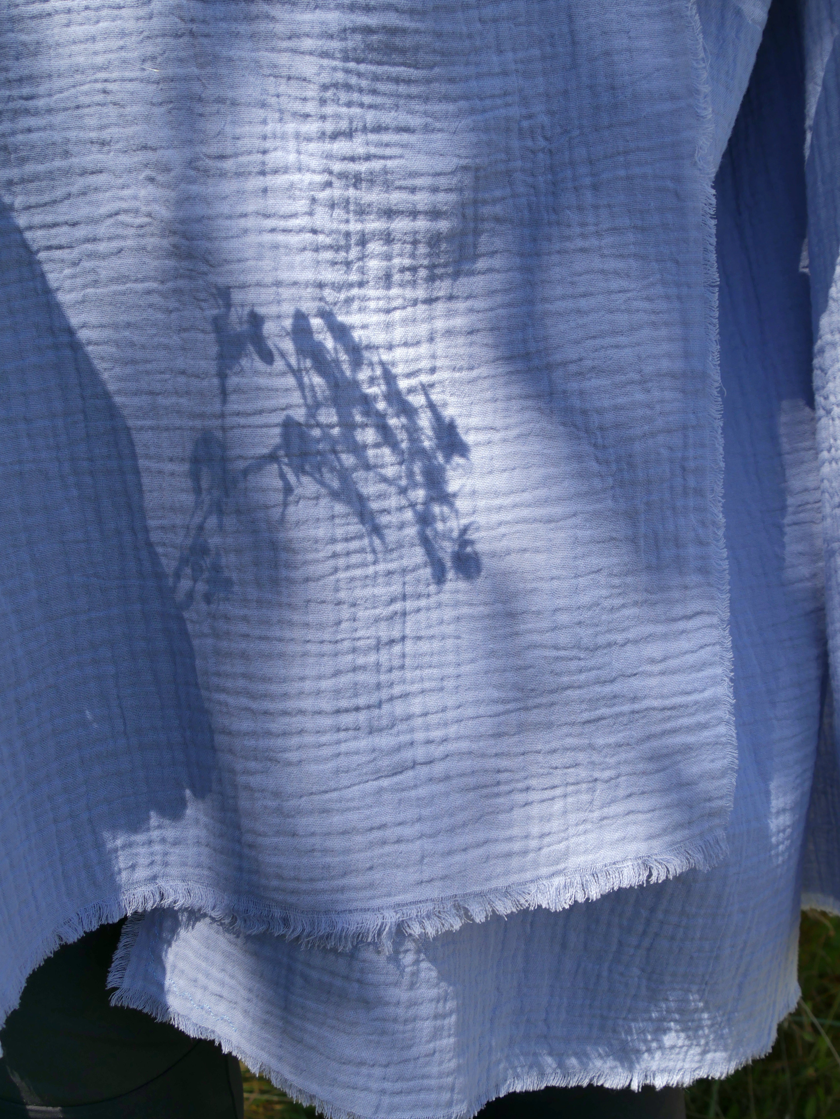 Echarpe, Étole XXL. Douceur de la double gaze de coton – Bleu Lavande